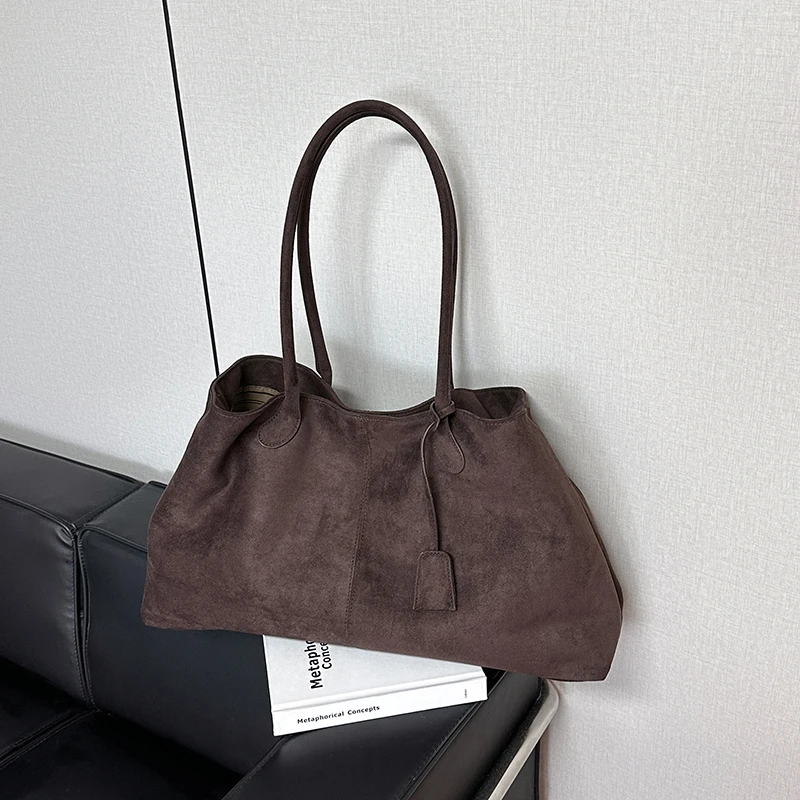 

Stylish Ladies Crossbody Bag In Durable Leather, Famous Designer Shoulder Bag For Women With Elegant Charm