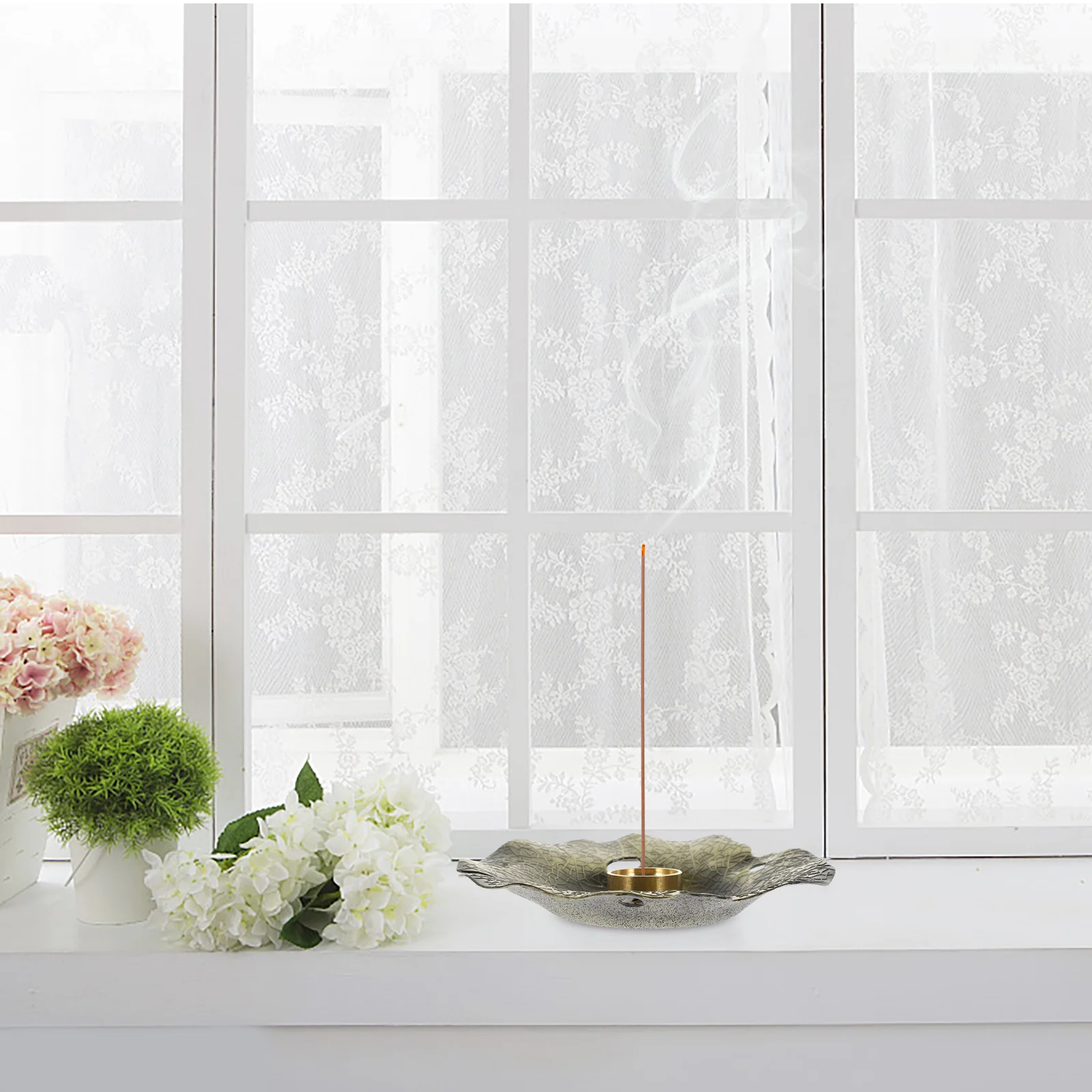 

1Set Vintage Incense Holder Metal Censer Ornament Exquisite Incense Stick Burner for Home Office Decor Meditation Aid Sleep