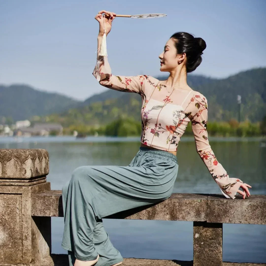 Classical dance clothes gauze clothes women's summer new body rhyme tops dancing art test body training clothes retro printed