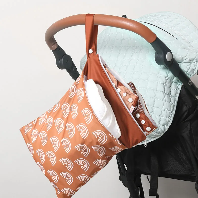 Multi-Purpose Waterproof Diaper Bag with Handle, Washable Portable Mommy Bag 30x40cm Reusable Wet Bag Storage