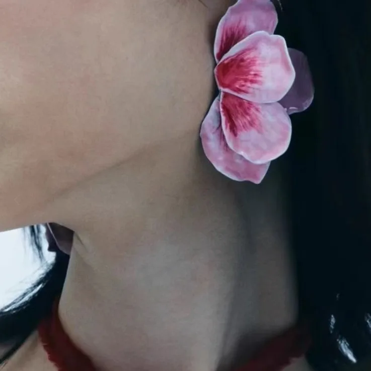 

European and American Fresh Countryside Style Alloy Drip Oil Flower Earrings
