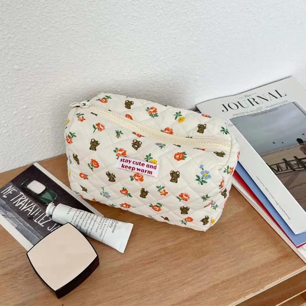 

Travel Korean Sundries Cream Color Zipper Cartoon Bear Korean Storage Pouch Toiletry Bag Makeup Bag Cosmetic Organizer