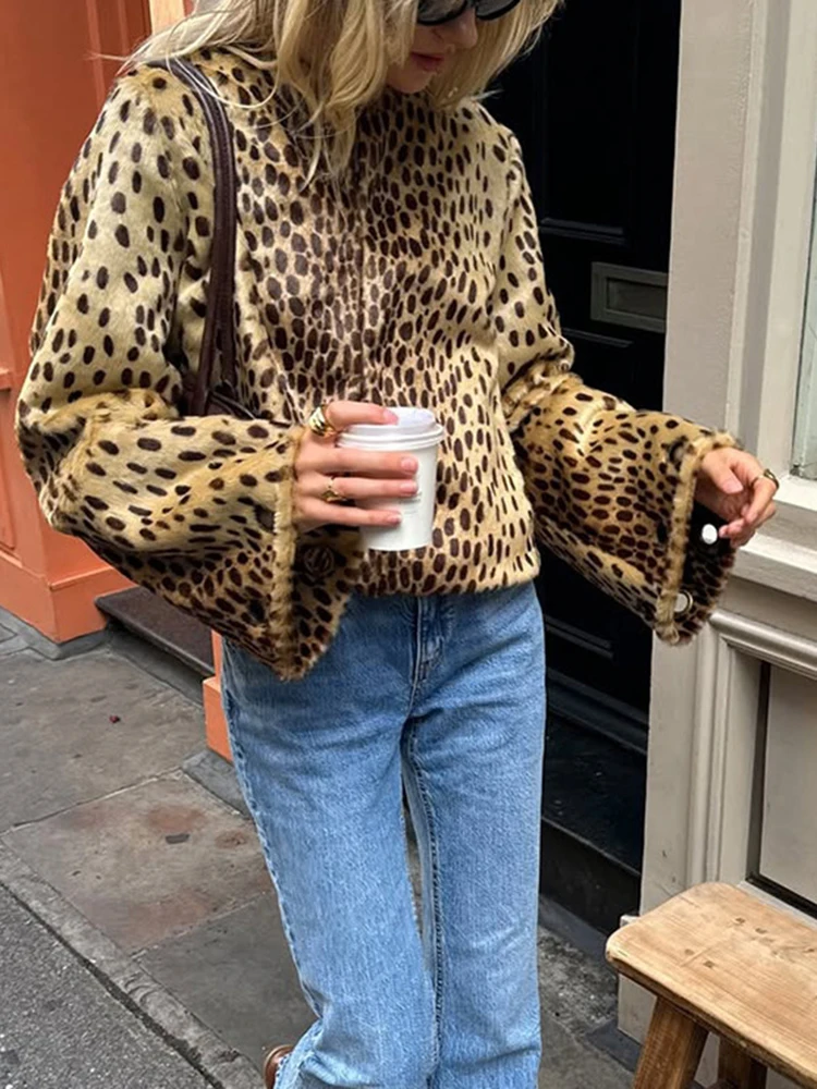 

Elegant O-neck Button Hight Street Outercoats Vintage Leopard Print Short Cardigan 2025 Women's Casual Long Sleeve Warm Jackets