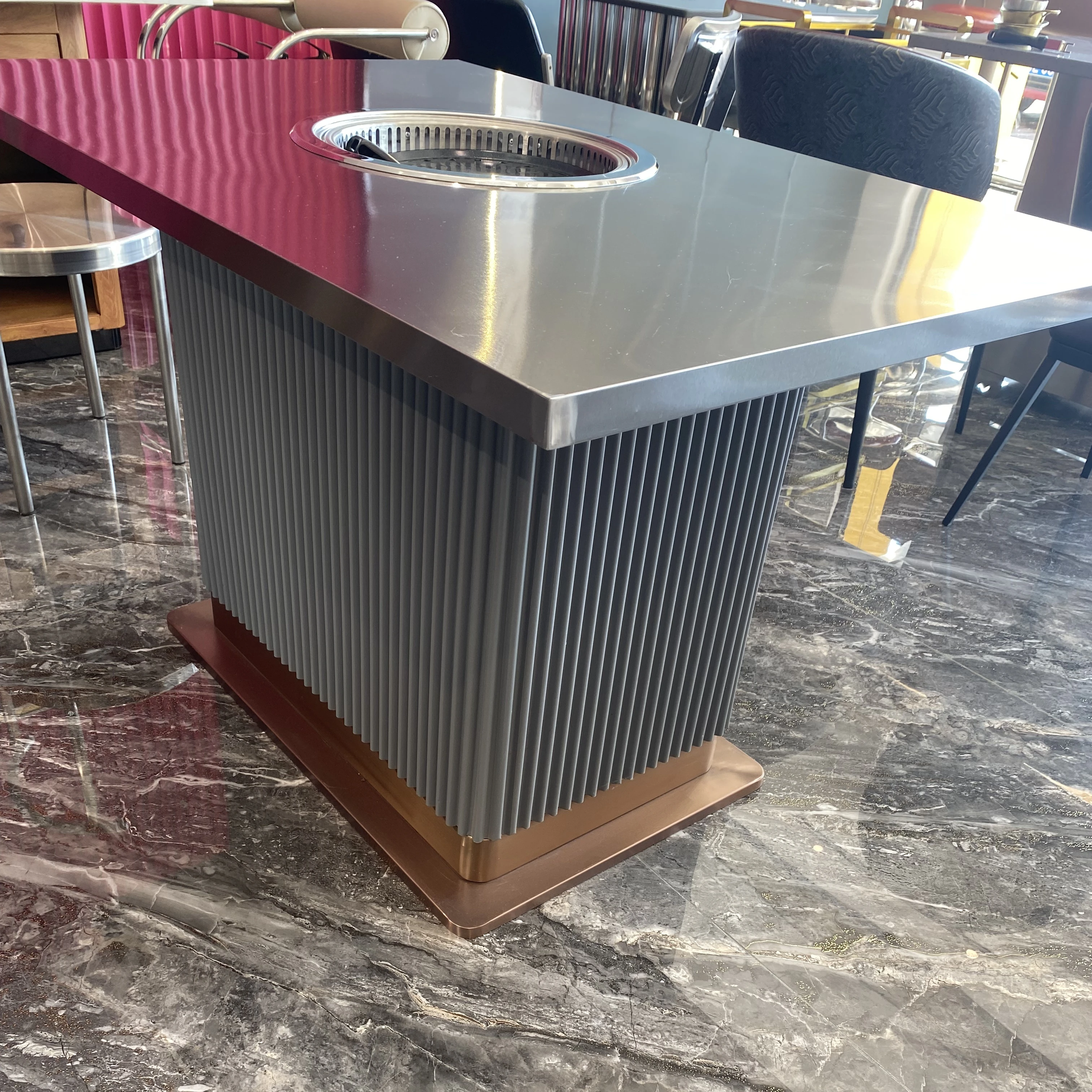 

Modern Stainless Steel 3D Printed Hot Pot Table Durable Easy Clean for Restaurants Home Dining Stylish for Social Gatherings BBQ