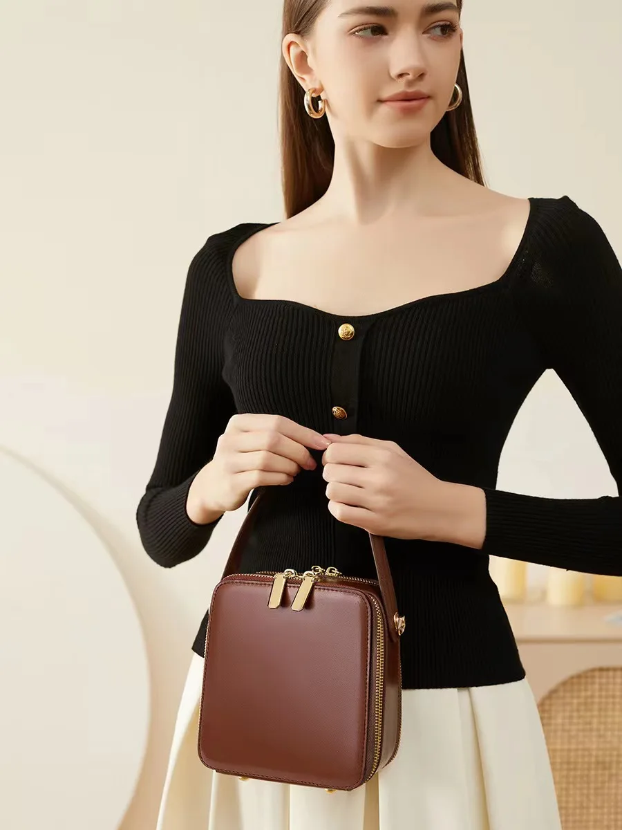 

Women's Bag 2024 New Fashionable Genuine Leather Commuter Light Luxury Crossbody Bag Handheld One Shoulder Small Bag for Women