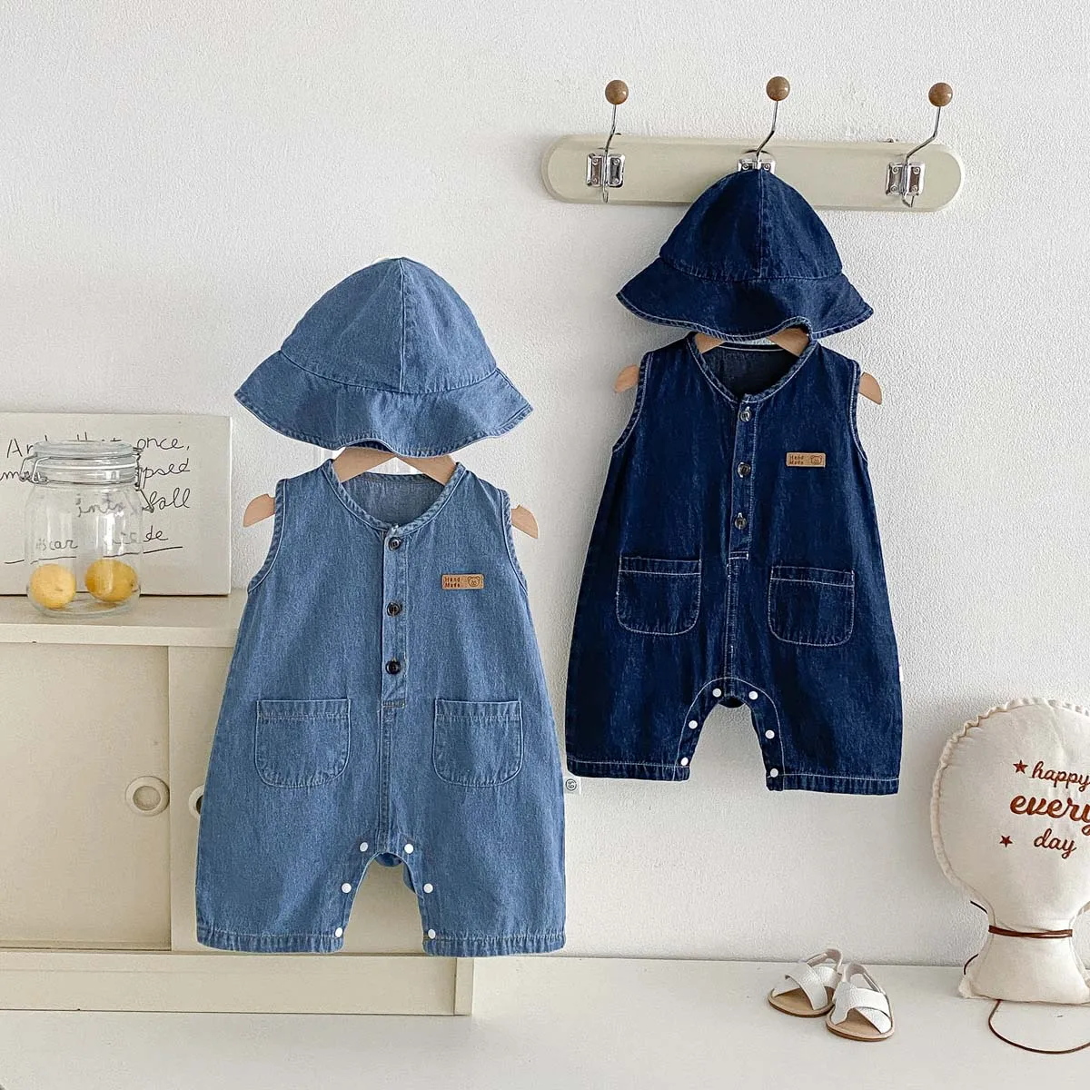 Summer Baby Boys Round Neck Sleeveless Denim Jumpsuit with Hat, Fashion Infant Denim Romper for Outdoor Wear