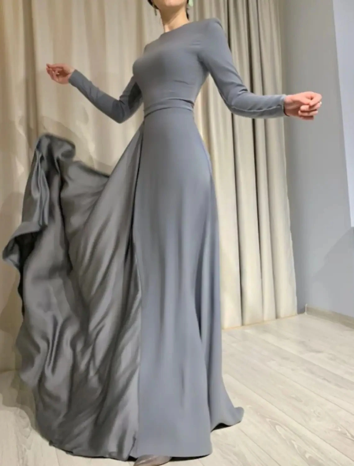 

Grey Arabic Dubai Evening Dresses 2022 for Women Party Long Sleeve Jewel Satin Formal Prom Gown Avondjurk Robe De Soiree