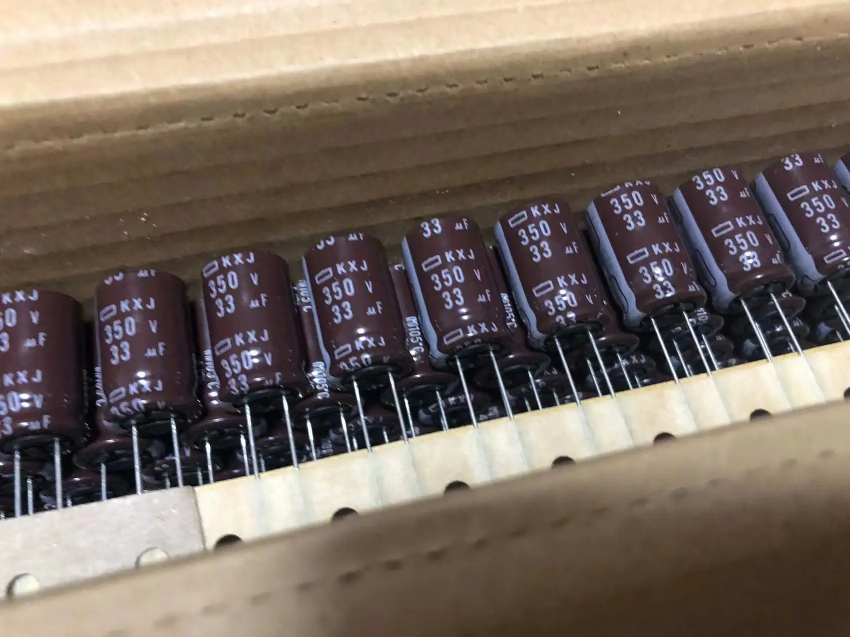 2024 10pcs Original new 33UF 350V NIPPON CHEMI-CON Electrolytic Capacitor 350V33UF 12.5*20 KXJ High Frequency Low Resistance