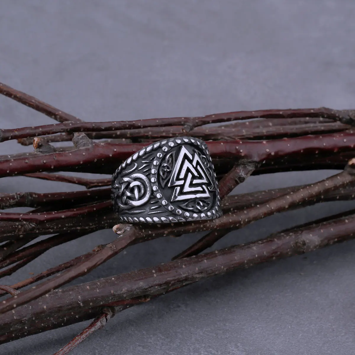 Nordic Viking Norse Runes and Celtic Knot Ring Ring Men\'s Odin Valknut Amulet Biker Vintage Ring Stainless Steel Jewelry Gift