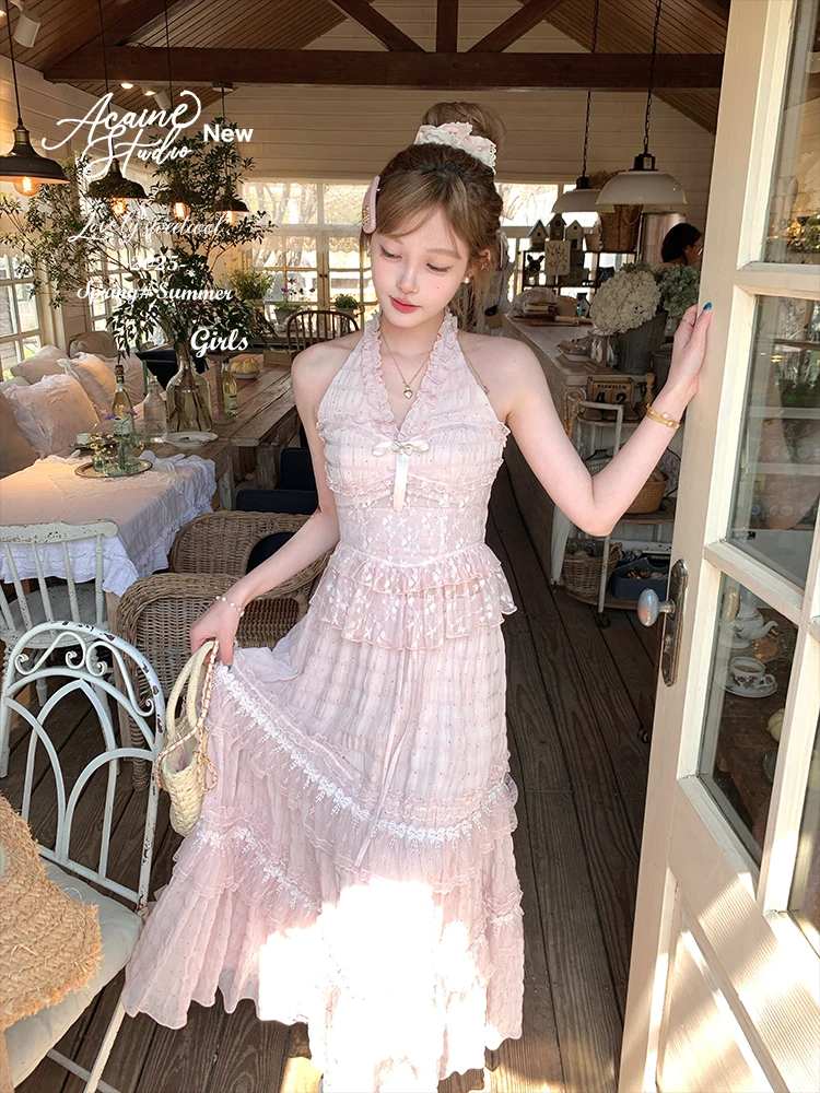 

Розовый комплект из двух предметов: топ с V-образным вырезом и юбка в горошек на бретельках, женский летний сексуальный наряд во французском стиле, полиэстер