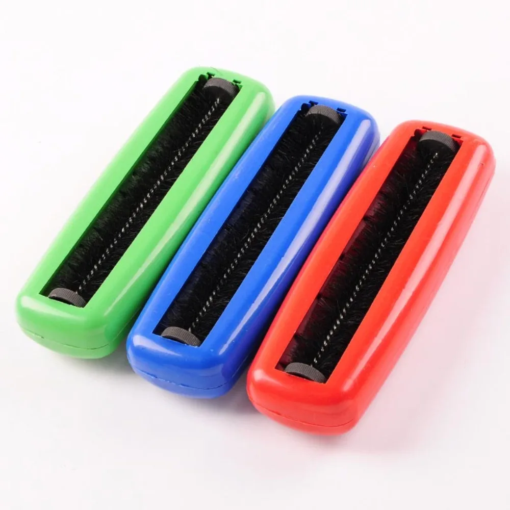 Cloth Dust Removal Brush Random Color Plastic Sweeper Carpet Dust Brush High Quality Crumb Sweeper Fluff Cleaner Cleaning Tools