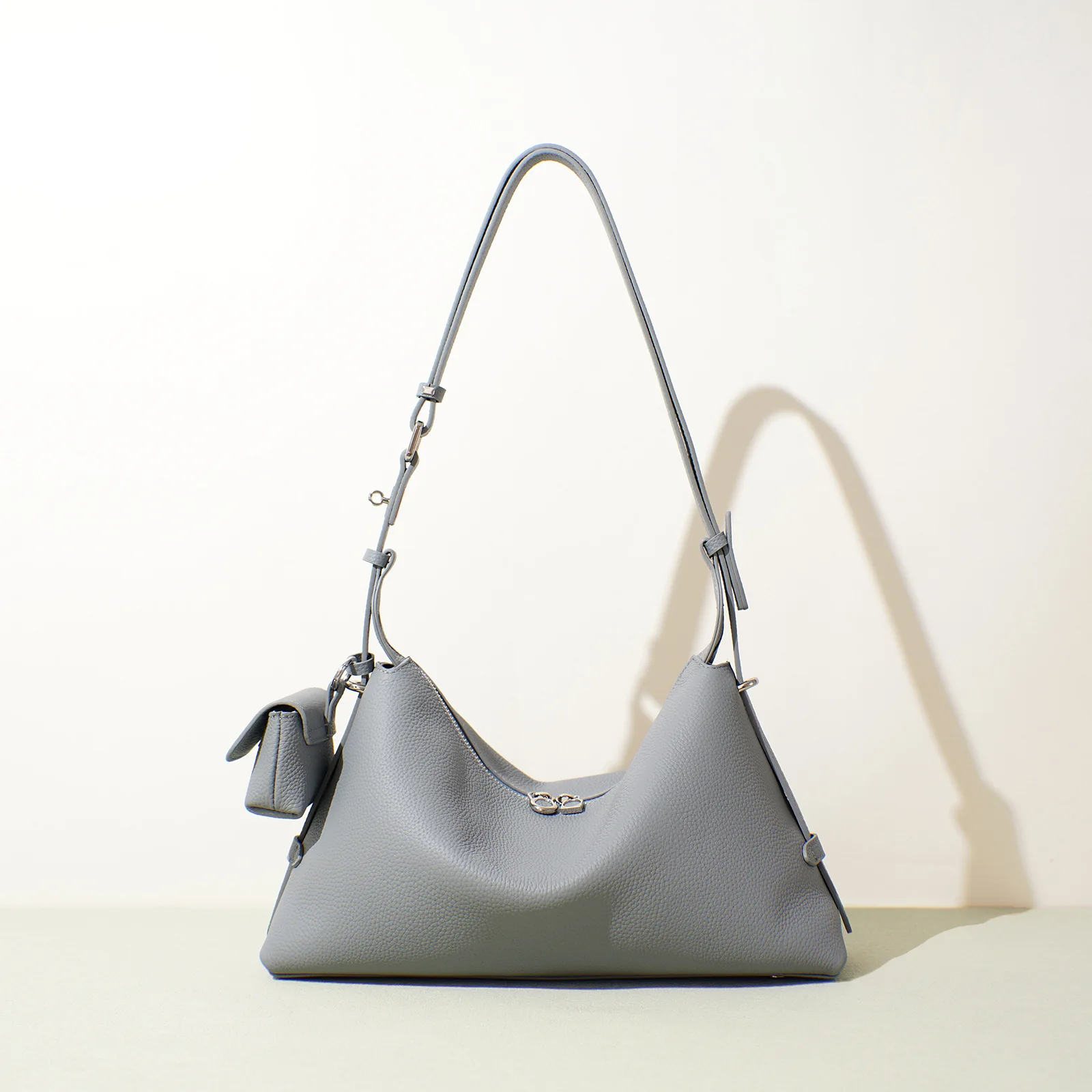 

2025 New women's genuine leather bento bag, top-grain cowhide fashionable handbag, versatile single-shoulder crossbody bag