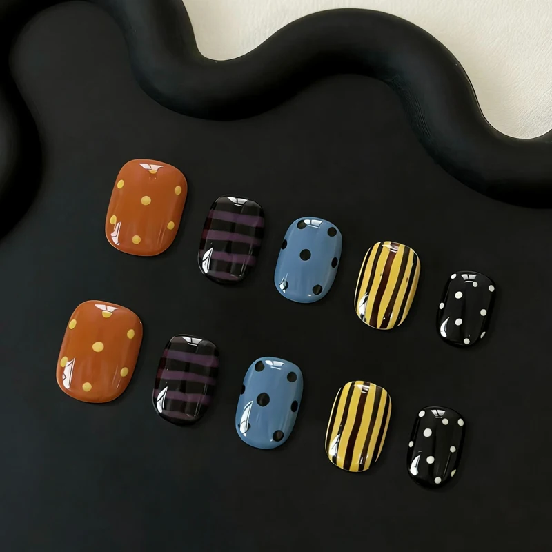 10Pcs Short Oval Black Series Cute Polka Dot and Stripe Press on Nails Reusable Detachable Nail Patches Fake Nails Nail Stickers