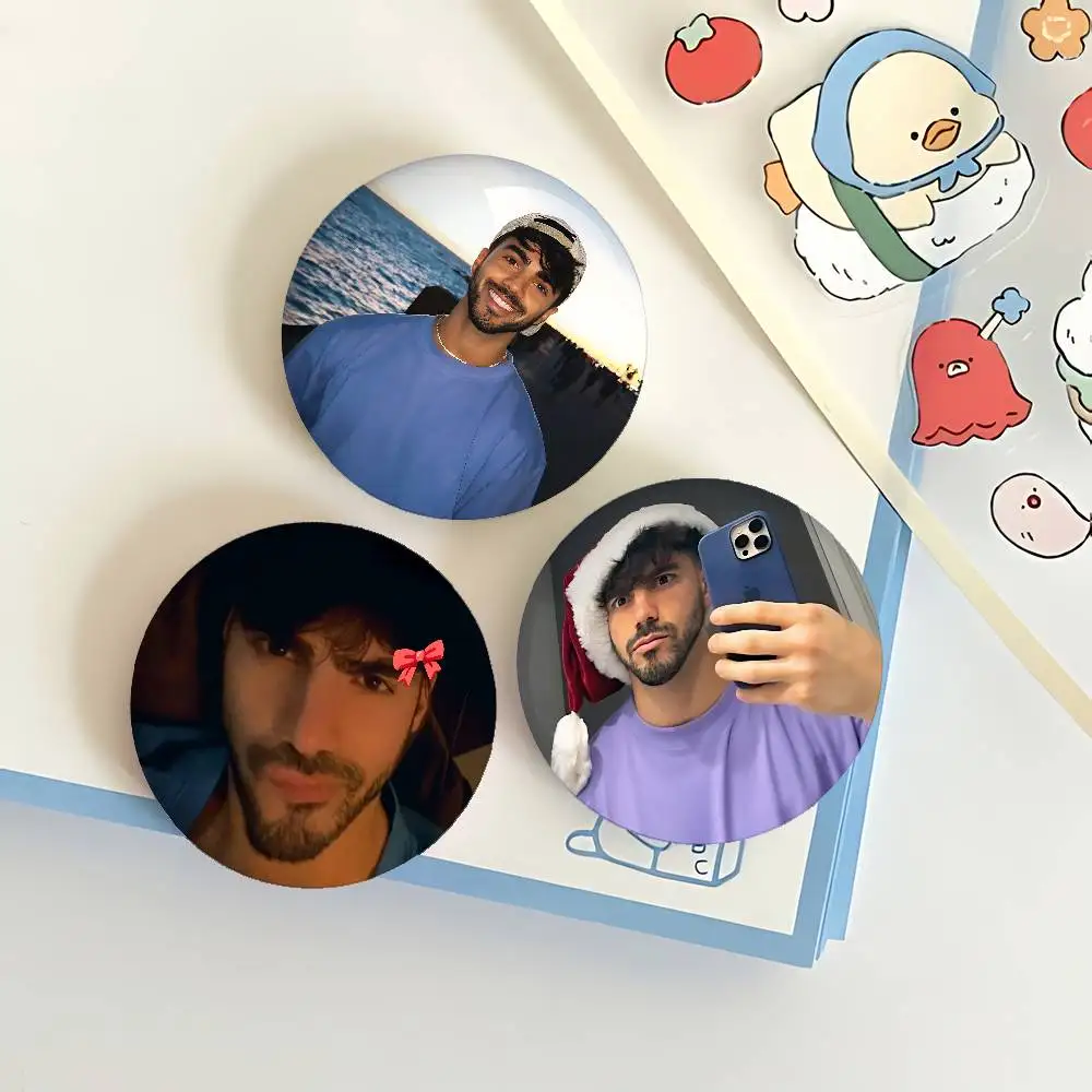 Internet Celebrity Fede V-Vigevani Badges Fashion New Hip Hop Versatile Round Metal Badge Cartoon Pin Gift Wholesale