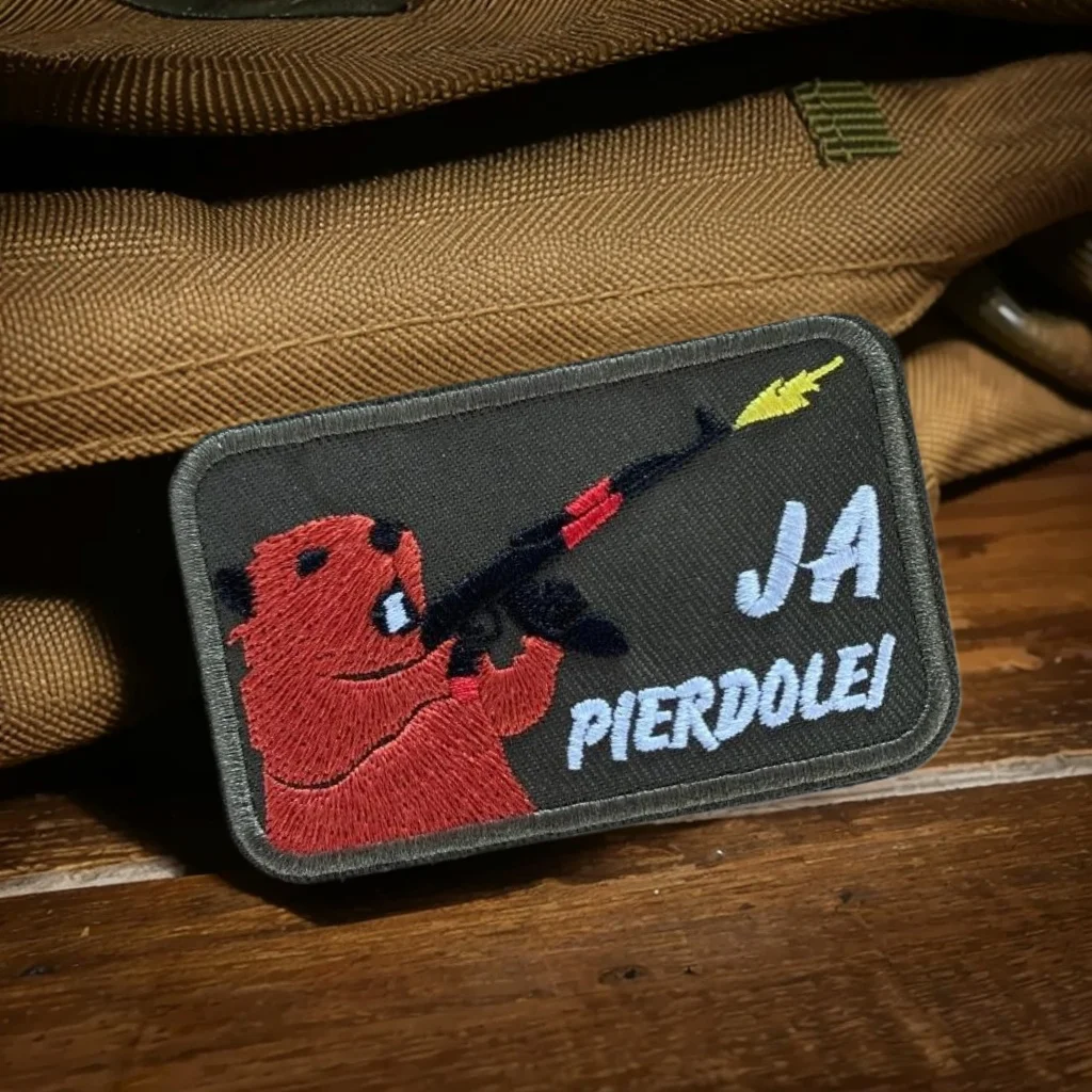 Image of Taktischer Moral-Patch, Wütender Biber mit Pistole & Polnischer Text "JA PIERDOLE" Bestickt mit Klettverschluss für Militärrucksack Weste Hut