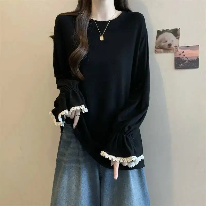 เสื้อยืดผู้หญิง ฤดูใบไม้ผลิ 2026 เสื้อซับในผู้หญิง ไซส์ใหญ่ แขนยาว แต่งระบาย ทรงหลวม ดีไซน์เข้ารูป