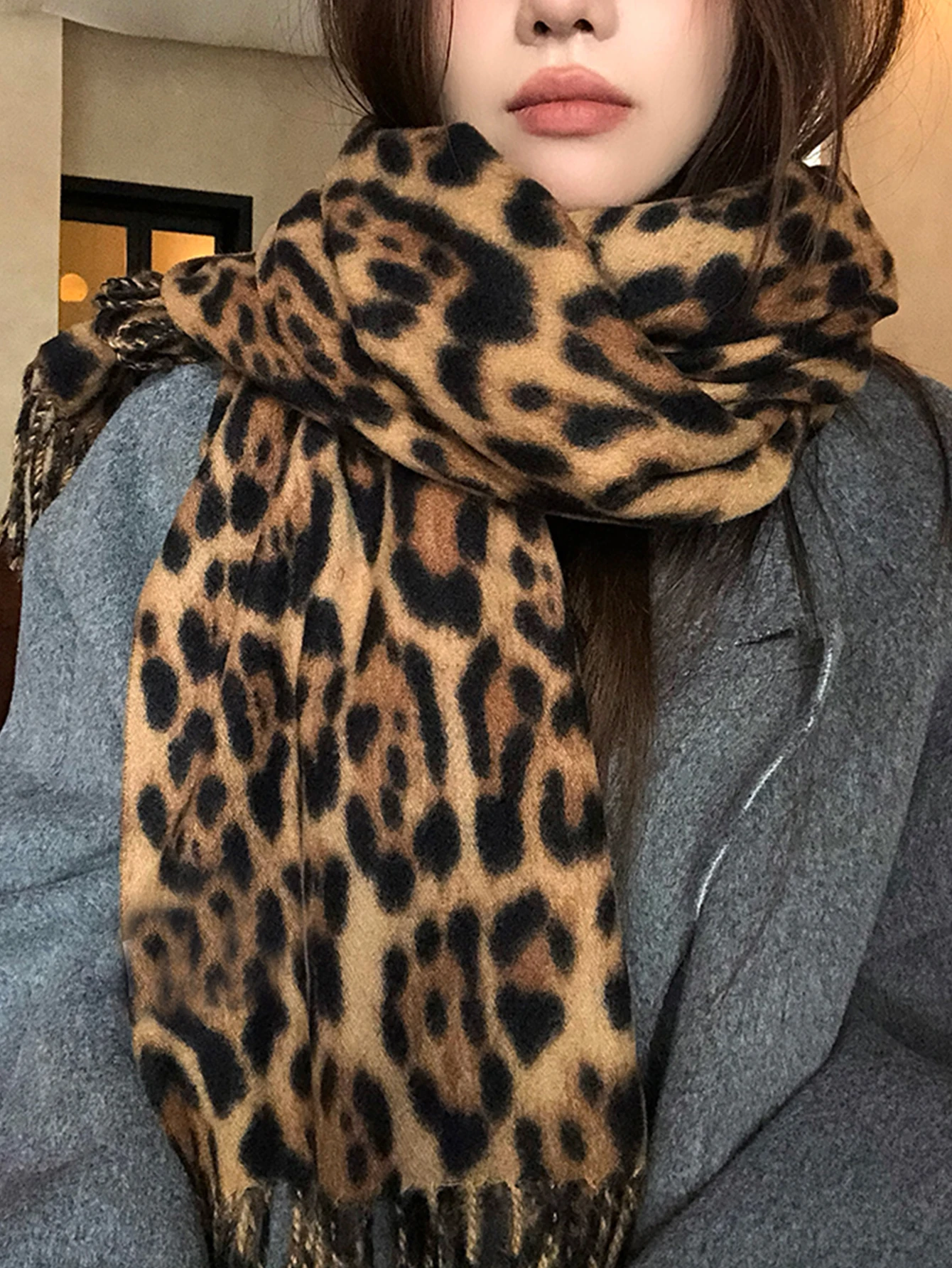 

Autumn and Winter Imitation Cashmere Leopard Print Scarf Women Warm and Thick Scarf Retro Leopard Print With Tassel Large Shawl