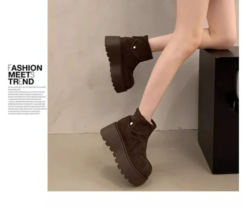 Damen-Plateau-Stiefeletten, Obermaterial aus Wildleder, klobige, rutschfeste Sohle, Reißverschluss hinten, runde Zehenpartie, Winter-Freizeit-Stiefeletten – Detail 5