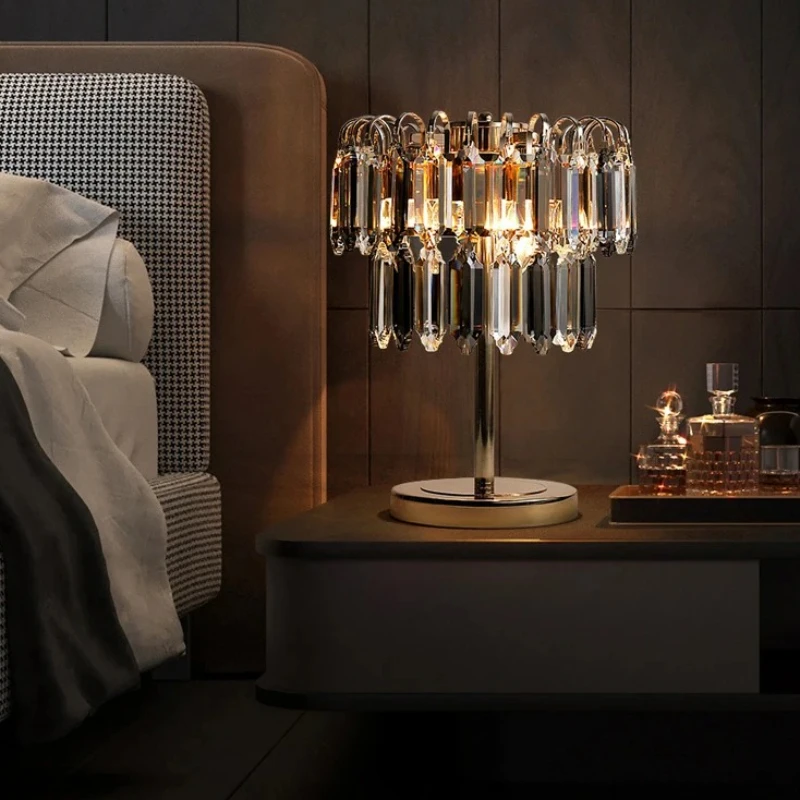 الفرنسية الحديد قاعدة الجدول مصباح طبقة مزدوجة البيضاوي كريستال عاكس الضوء غرفة نوم السرير مطعم غرفة المعيشة جو LED مكتب الخفيفة