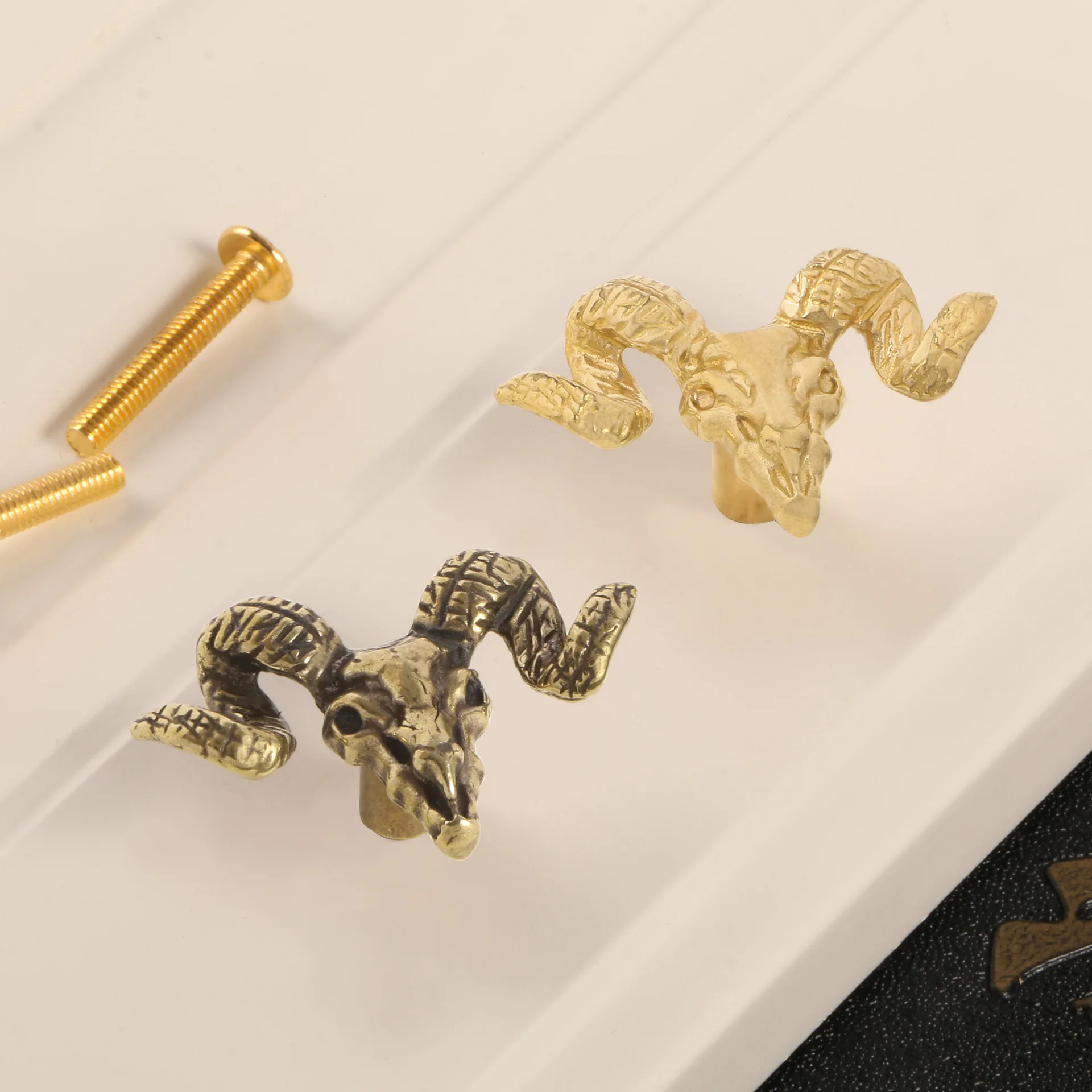 Poignée de porte en laiton style nordique, motif tête de mouton, crochet en cuivre motif mouton magique style western américain, poignée de porte en métal