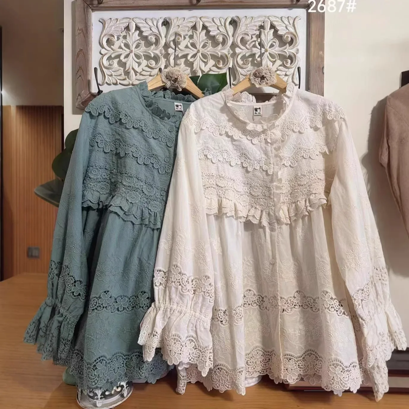 

Японская женская блузка в стиле Mori Girl с кружевной вышивкой, ажурная, из хлопка, с воротником-стойкой, длинными расклешенными рукавами, повседневная, свободного кроя, весенняя