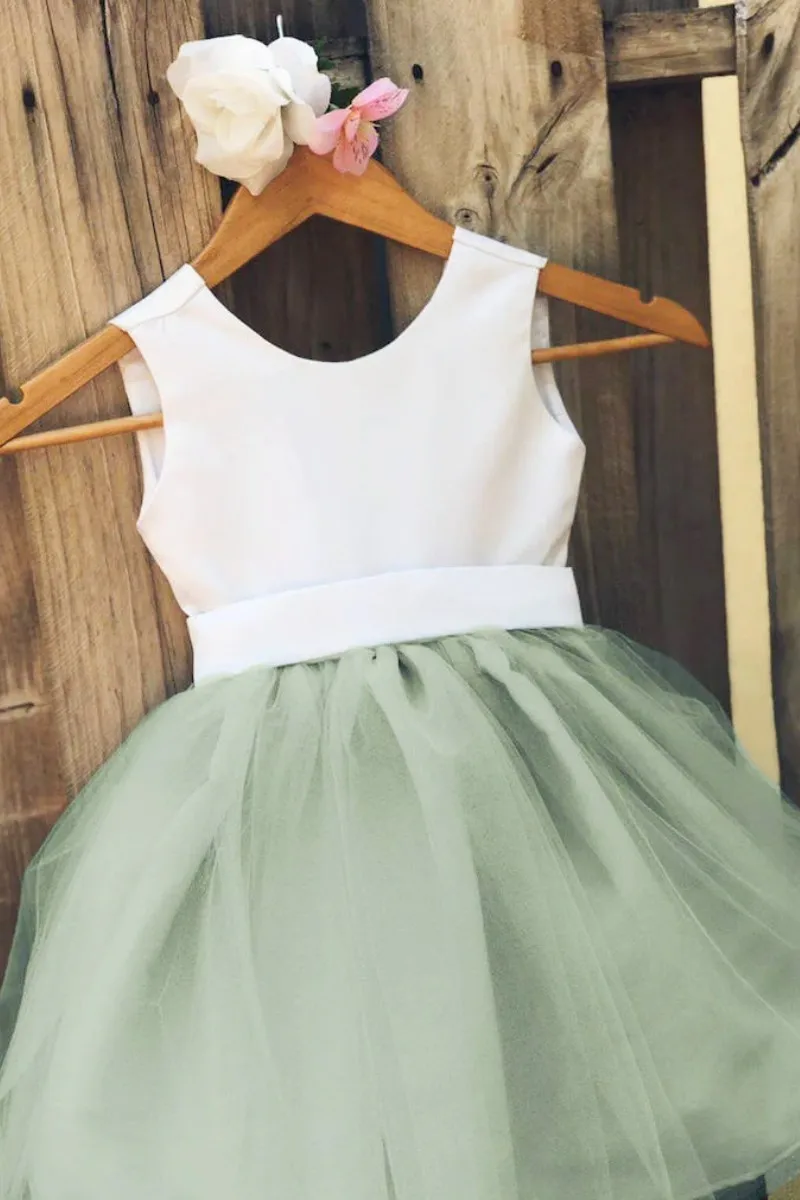 

Cute Green Flower Girl Dresstulle Puffy Sleeveless V Back With Bow For Wedding Birthday First Communion Party Dress