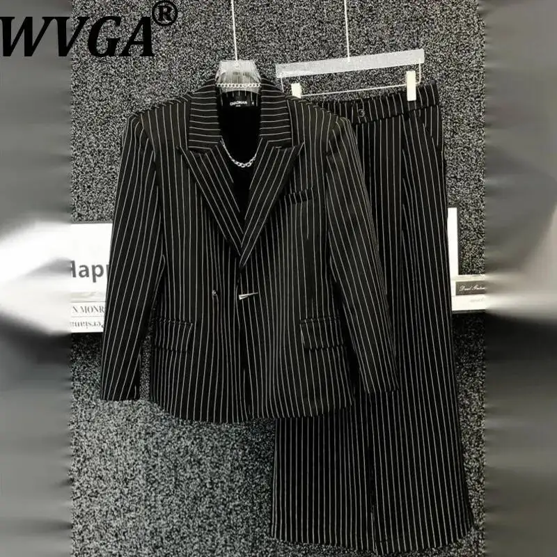 

Новый мужской костюм-двойка WVGA: Пиджак в полоску с подплечниками и зауженной талией, прямые брюки. Коллекция Весна-Осень. Модель W22770.
