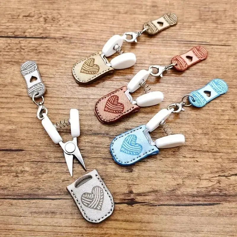 1 Uds. Tijeras de Metal de punta recta para costura y bordado, Mini tijeras de arte creativo con cubierta protectora, decoración DIY