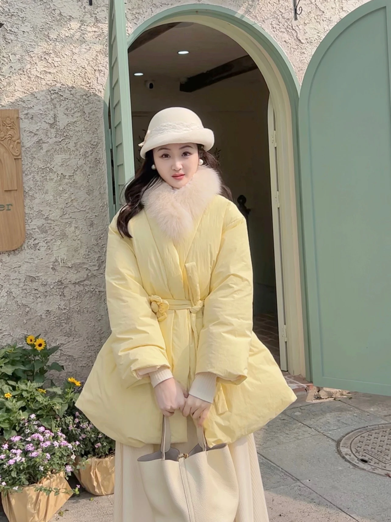 

Joey Thiened Yellow down Jaet with Fur Collar Warmth And Elegance Vintage Sle Women's Casual Loose Fit Polyester Fiber