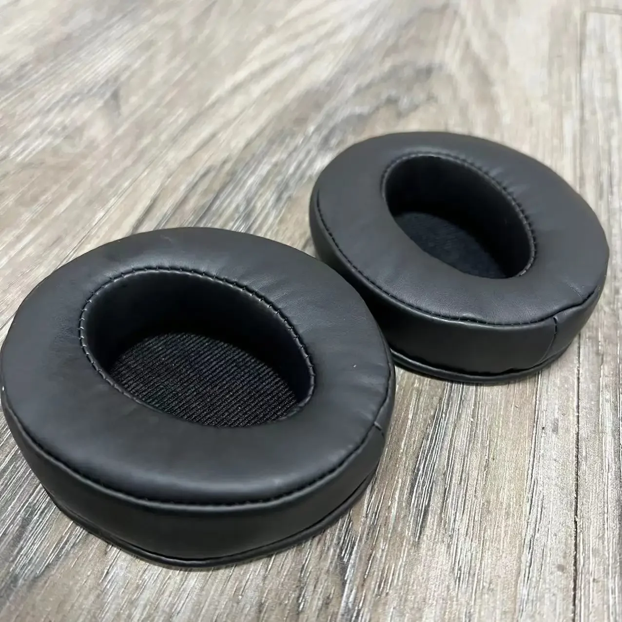 Ersatz-Ohrpolster aus Leder / Kühlendes Gel-Ohrpolster geeignet für Sennheiser HD4.50 BTNC HD4.40BT HD485 GSP60 Headset. – Detail 7