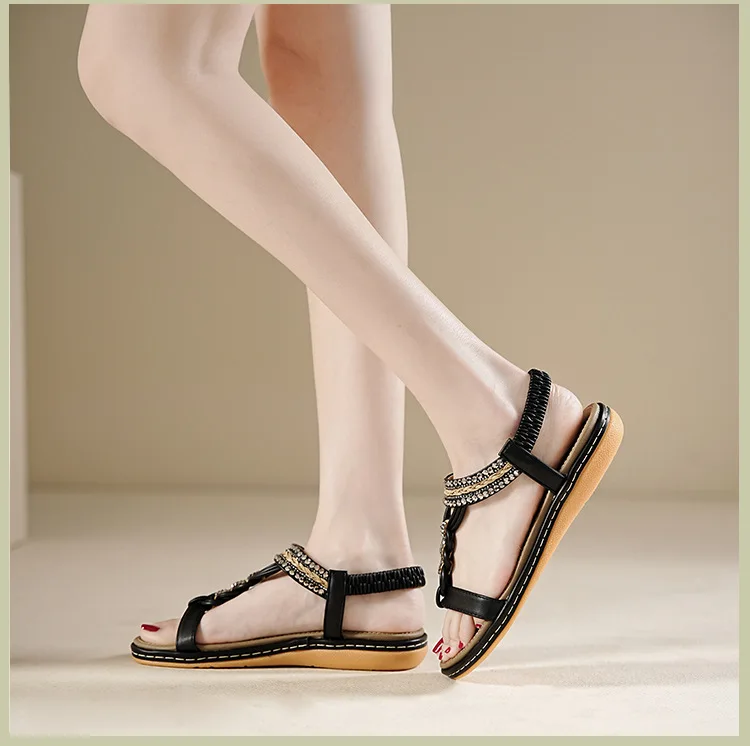 

Новые легкие и удобные женские сандалии на плоской подошве с эластичными ремешками, повседневные, подходят для пляжа и обуви больших размеров.