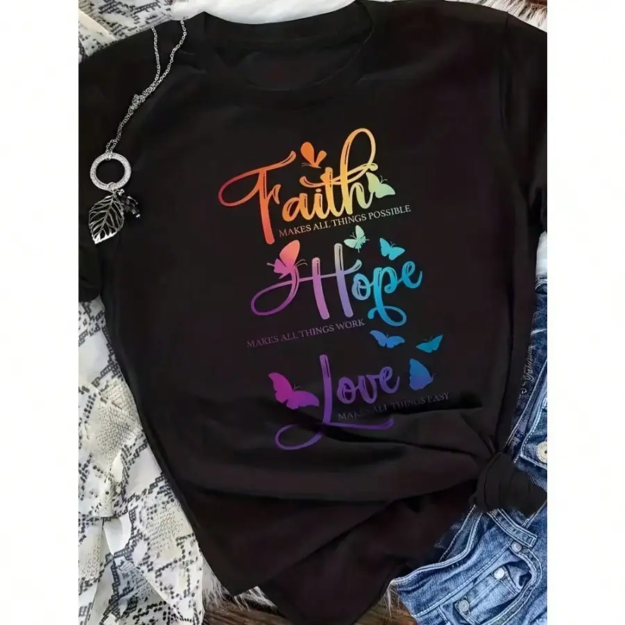 เสื้อยืดสร้างแรงบันดาลใจขนาดบวกของผู้หญิงสไตล์ทุกวัน - พิมพ์ "ศรัทธา ความหวัง ความรัก" พร้อมผีเสื้อ คอลูกเรือนุ่ม แขนสั้น