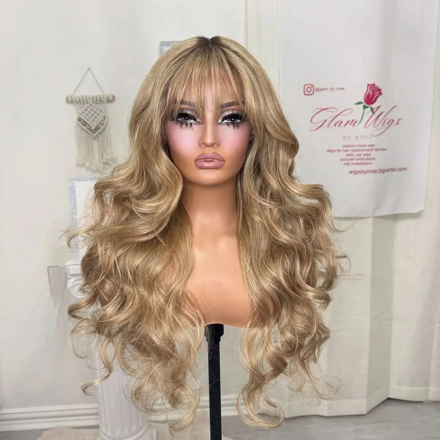 

Trendy Ombre Ash Blonde HD Wig Soft Body Wave Synthetic Lace Front Wig With Bangs 24'Natural Hairline Long Length Futura Wig