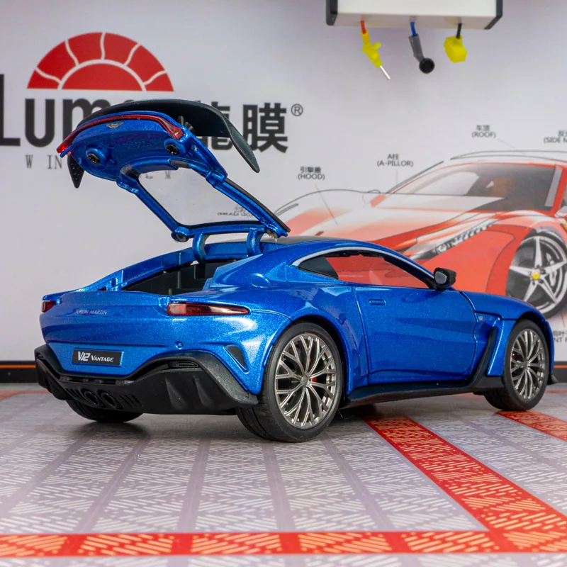 1:24 Aston Martin VANTAGE V12 adorno de modelo de coche de aleación, puertas y capó de motor, maletero se puede abrir detalles ricos mano de obra fina