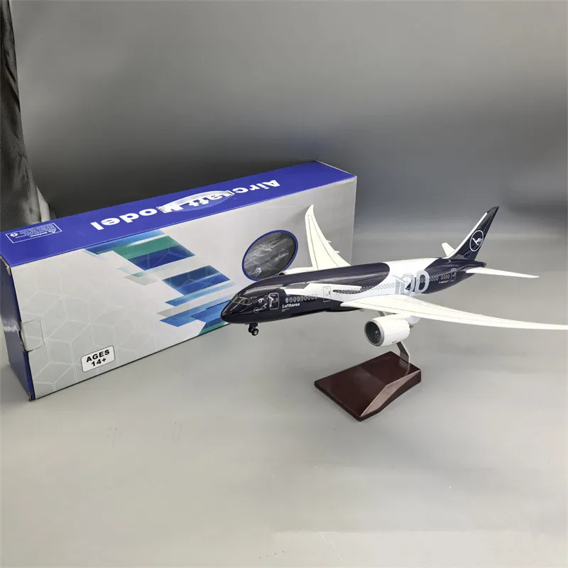 

1:130 Scale Model Airplanes Lufthansa B787 Airways 100th Anniversary Commemoration Model Aircraft with LED Collection Display