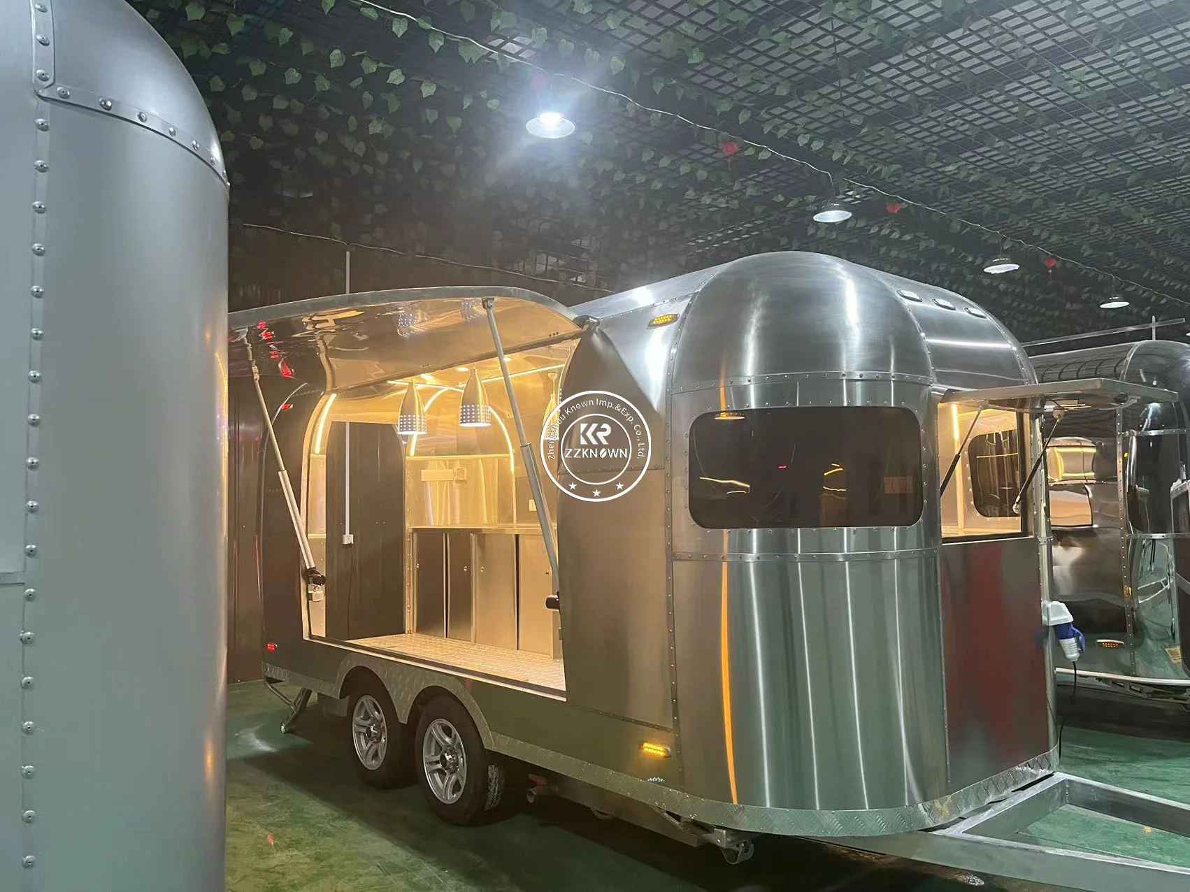 Electric Small Mobile Food Van Food Cart  Airstream Fast Food Truck Burger Coffee Catering Trailer Fully Equipped