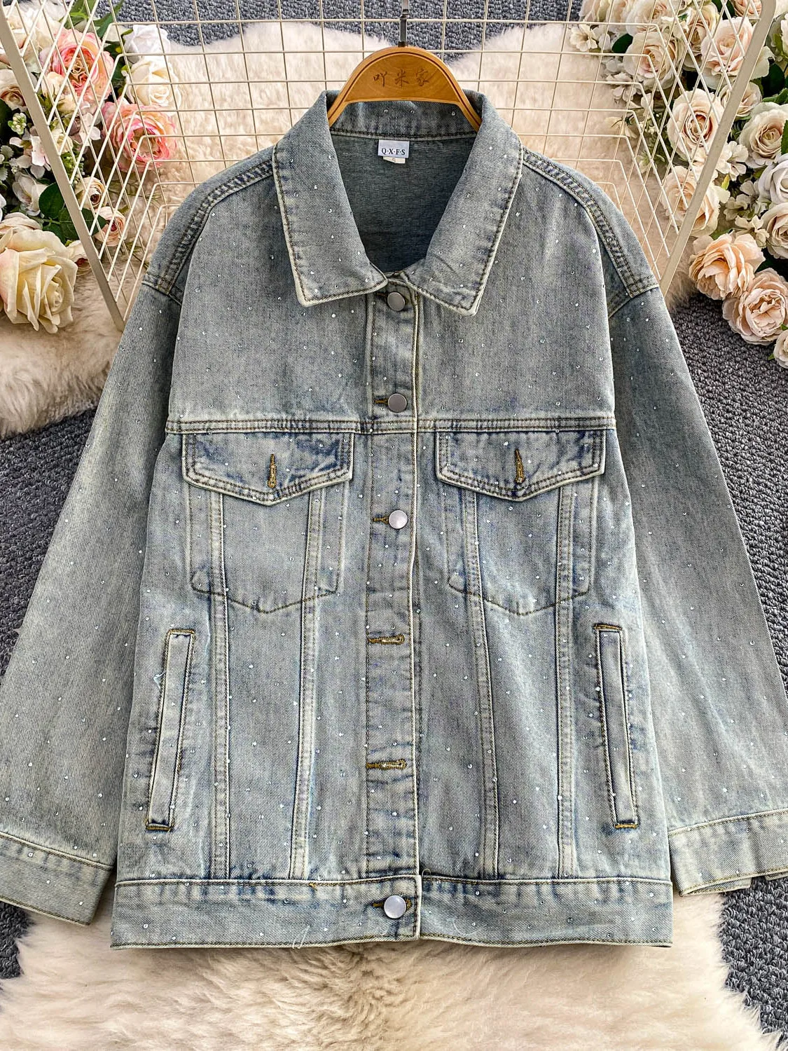 Efekt wyszczuplający, dżinsowa kurtka z długim rękawem, kołnierzykiem, luźny krój, odzież wierzchnia damska, styl casual, dojazdy do pracy, wielofunkcyjna...