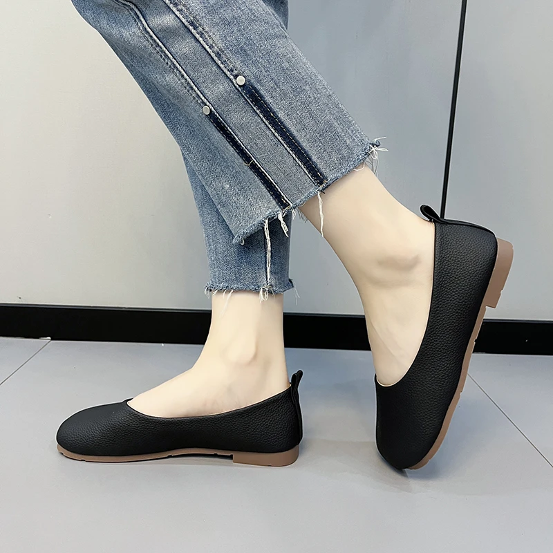 Sapatos únicos para mulheres, cabeça redonda plana, sapatos simples Mary Jane, moda casual, sola macia confortável, sapatos de couro pequenos, novo, verão