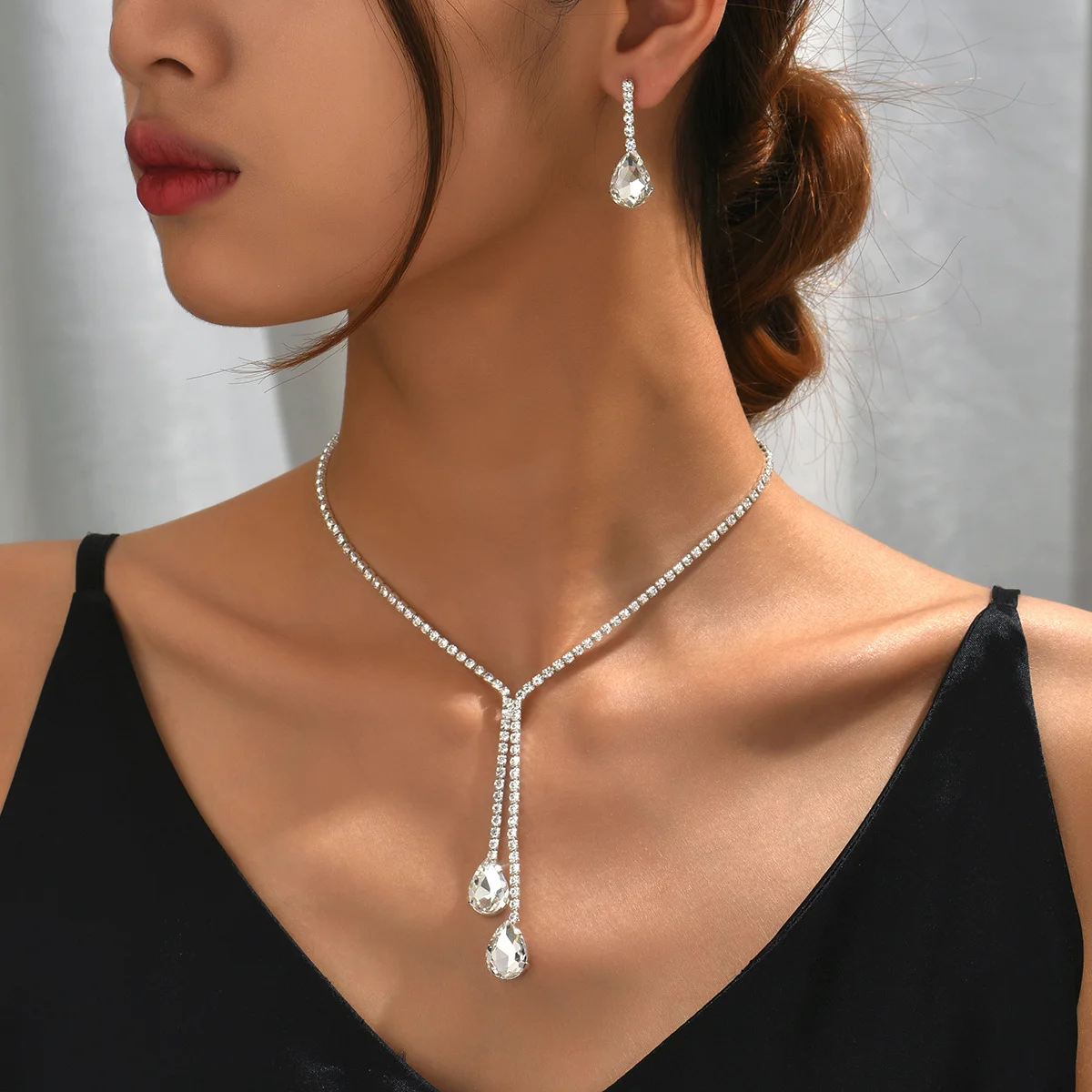 Simple jewelry, sparkling water droplets, wedding claw chain, banquet chain, necklace, earrings, bridal set, women\'s jewelry