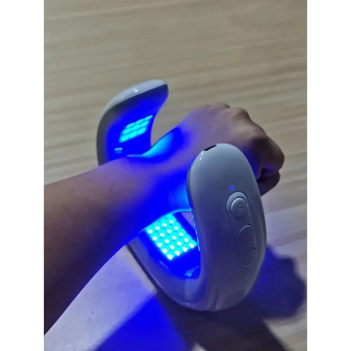 Alat Pereda Sakit Leher USB Pemijat Terapi Lampu LED Merah Biru untuk Spondylosis Serviks & Relaksasi