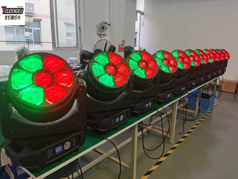 

4 pieces 7x60w Moving Head Wash LED Pixel Control Moving Head Beam 7 Big Eyes Stage Zoom Wash Light