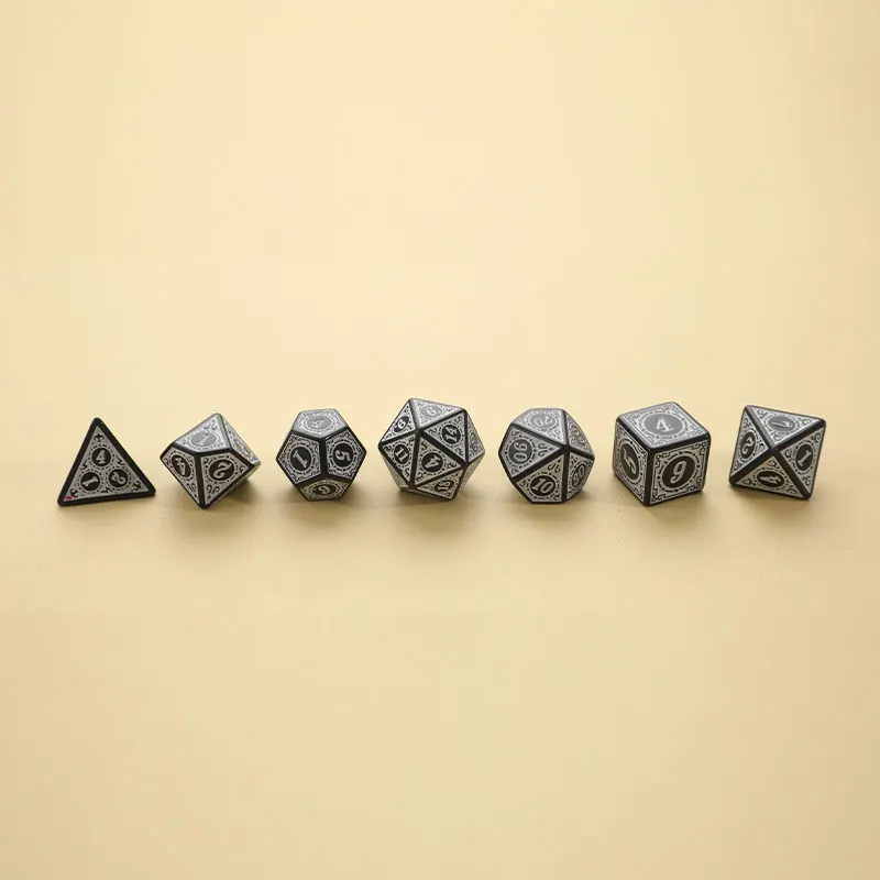 ゲーム、7-die、d4、d6、d8、d10、d12、d20用の多面体パターンのサイコロセット