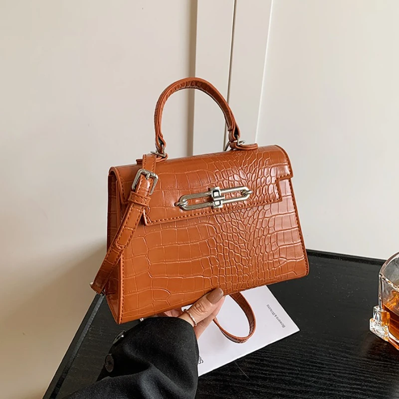 

Fashionable Unique Shopper Bag Featuring Large Capacity And Elegant Style For Business Commuter