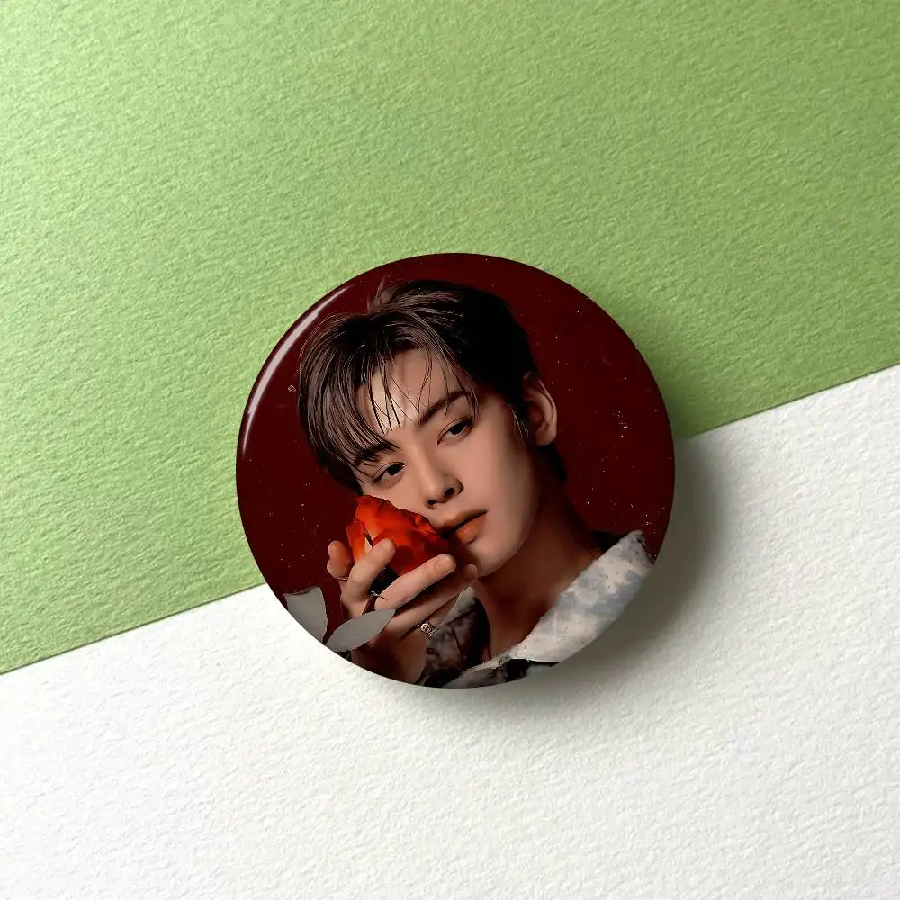 المغني C-Cha EunWooS صور دبابيس الإبداعية شارة مستديرة الهدايا دبابيس 32/44/58 مللي متر #6