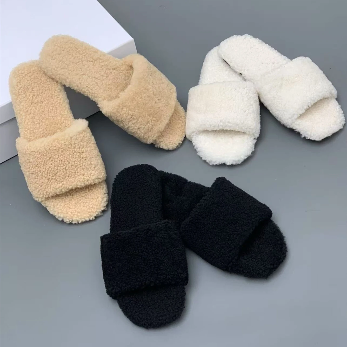 

Тапочки с мехом ягненка, женские сандалии на плоской подошве, хлопковые тапочки, универсальные осенне-зимние новые удобные повседневные резиновые подошвы