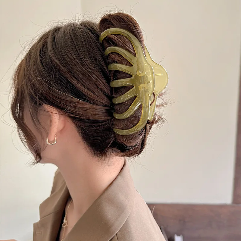 1Pc 13cm Plastic Transparent Large Size Hair Claw Fashion Vintage Ponytail Hairpins Hair Clips Women Girls Hair Accessories