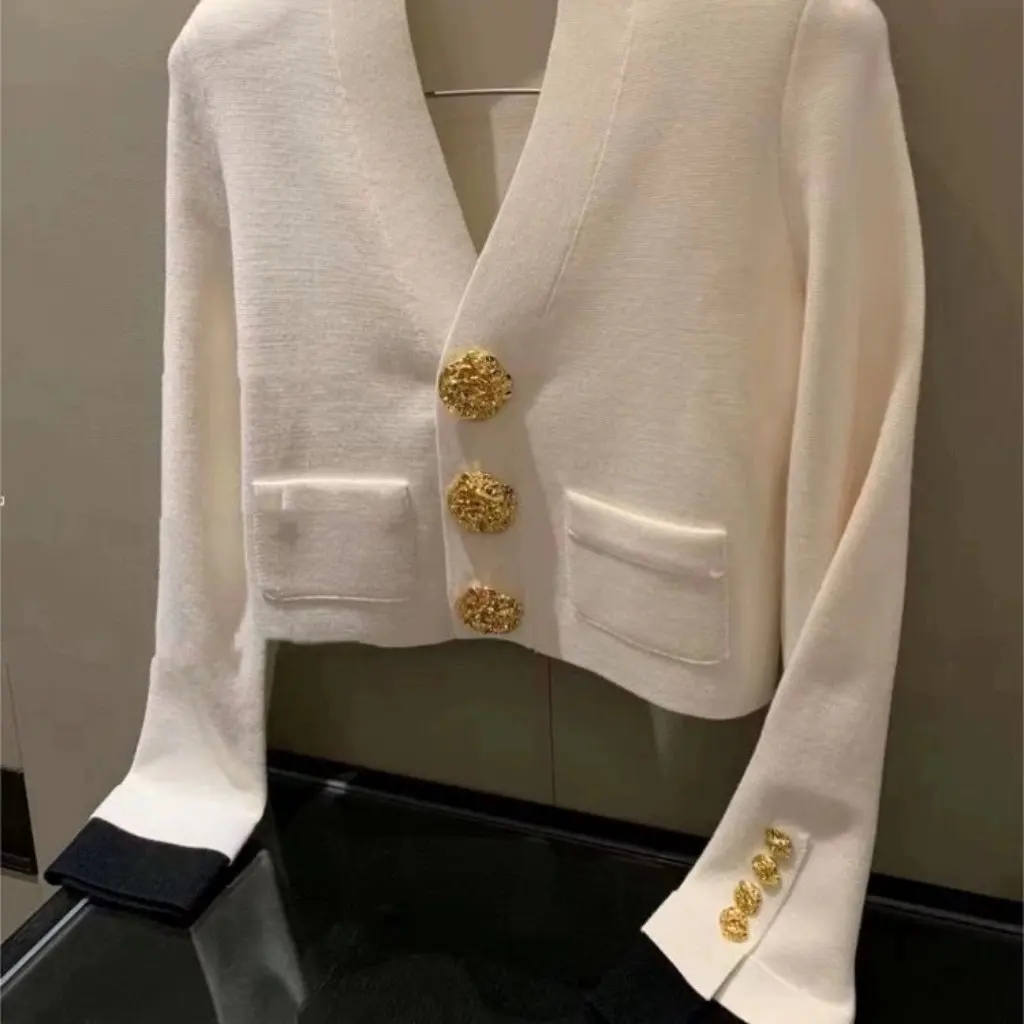 

Women's Light Luxury Knitted Cardigan V-Neck Black White Contrast Color Golden Buckle Fragrant Coat Autumn Top