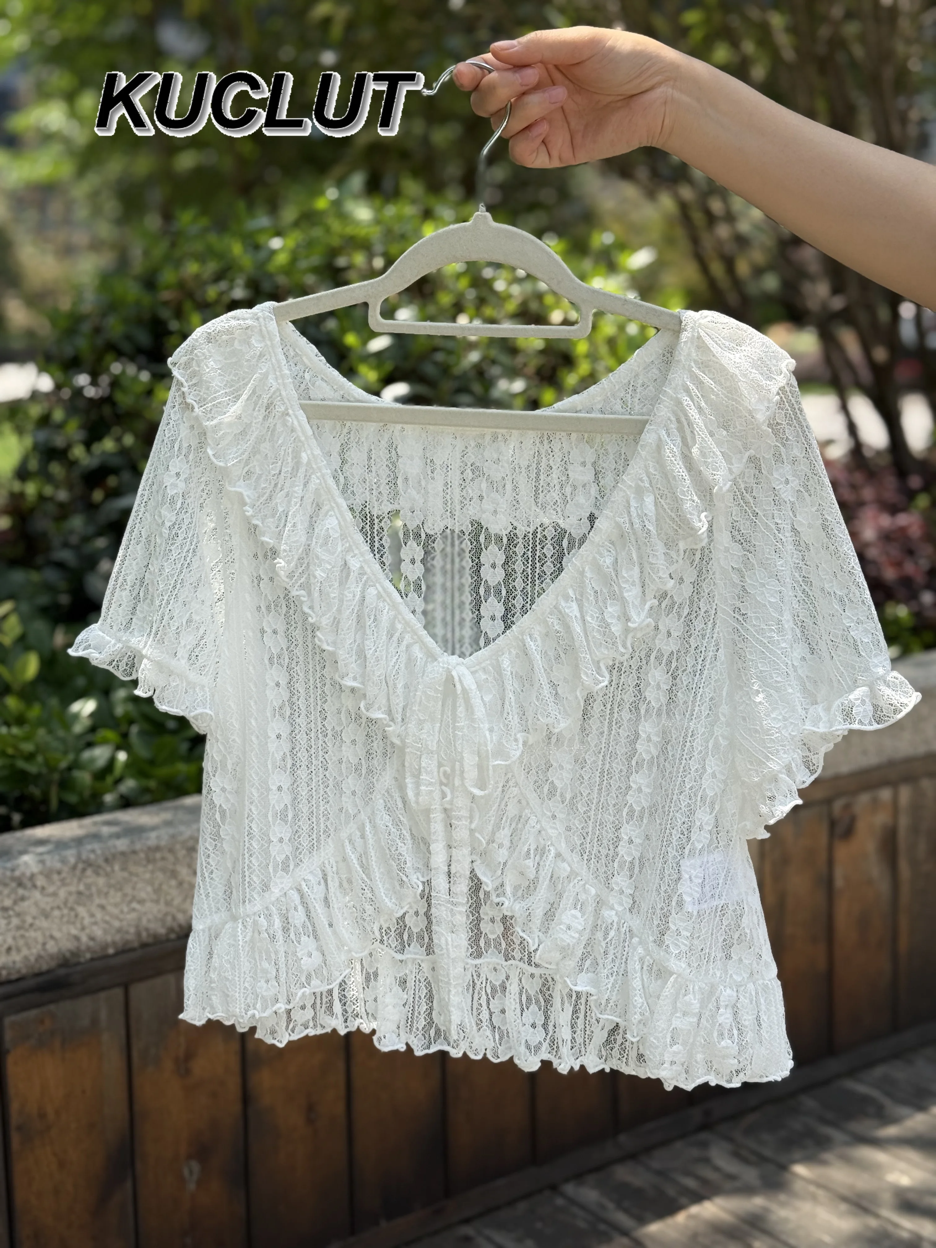 ฤดูร้อนใหม่ Little Fairy เสื้อสเวตเตอร์ถักหวานและน่ารักเสื้อลูกไม้ใหญ่ V คอเชื้อราขอบ ruffle Leaf Horn แขนเสื้อสั้น