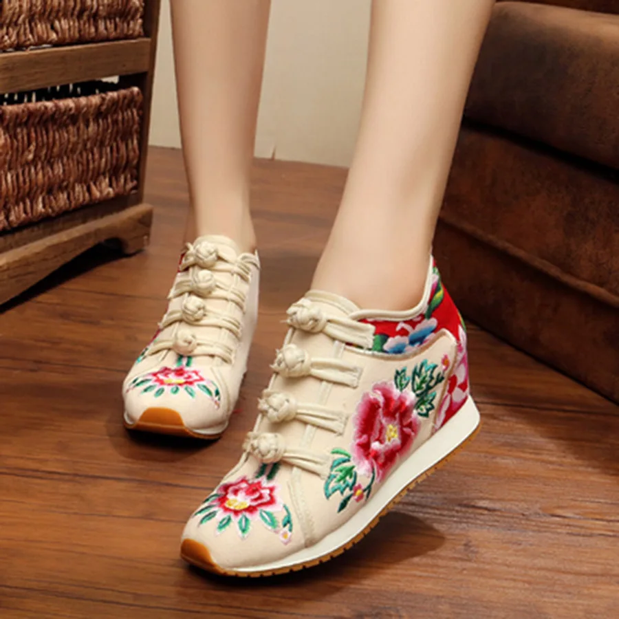 KNCOKAR New Women\'s Flower Embroidered Flat Shoes Chinese Style Casual And Comfortable Denim Fabric Sneakers Wedge x1179