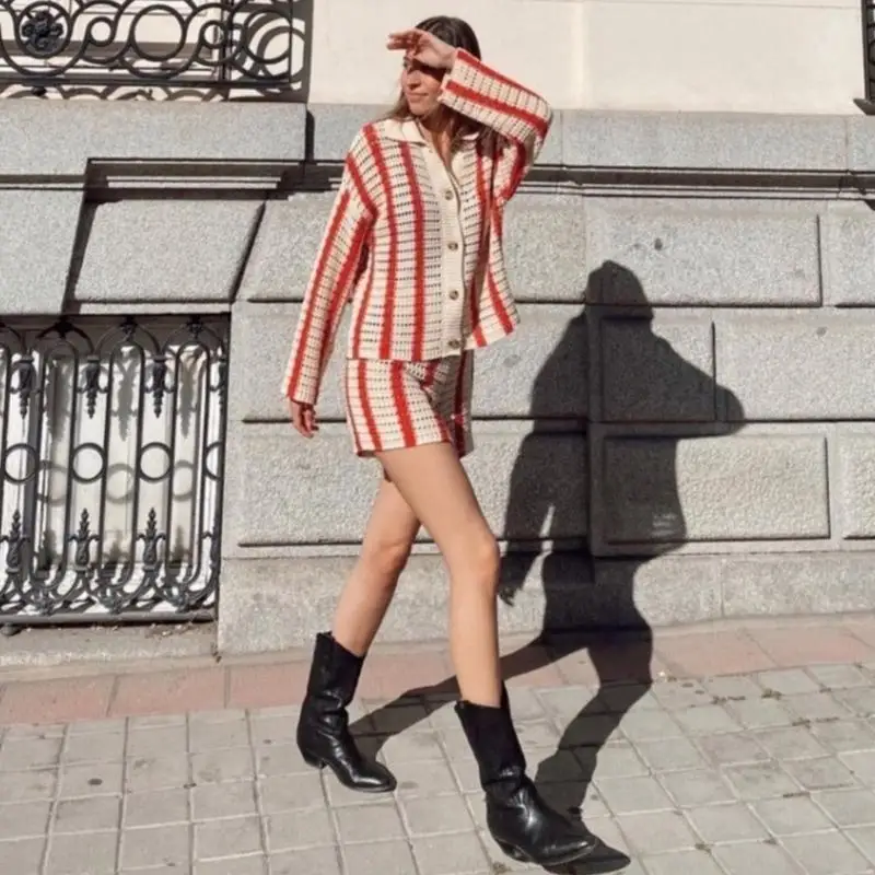 

652F Y2k Knit Cardigan Women Knit Striped Cardigan Long Sleeve Y2K Knit Striped Sweater Button Down Cardigan V Neck Cardigan